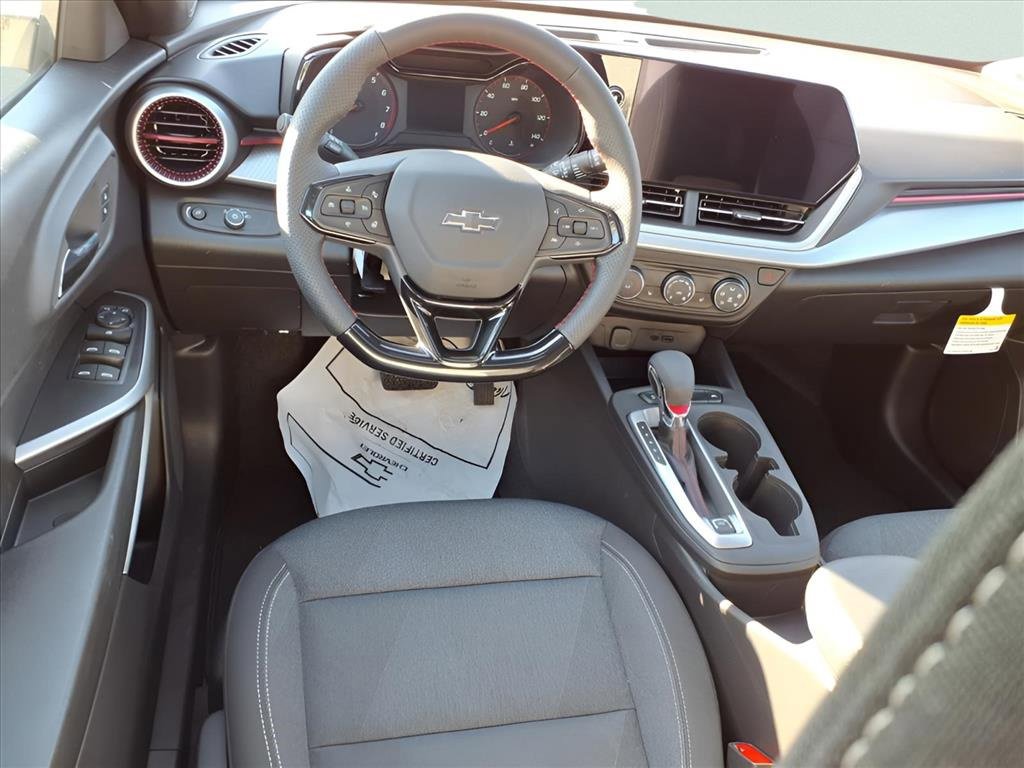 New 2025 Chevrolet Trax RS w/ Sunroof Package image 3