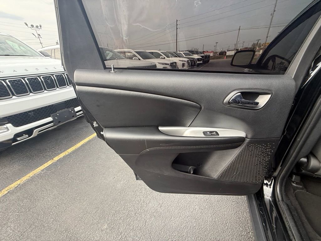 Used 2018 Dodge Journey SE w/ Popular Equipment Group image 18