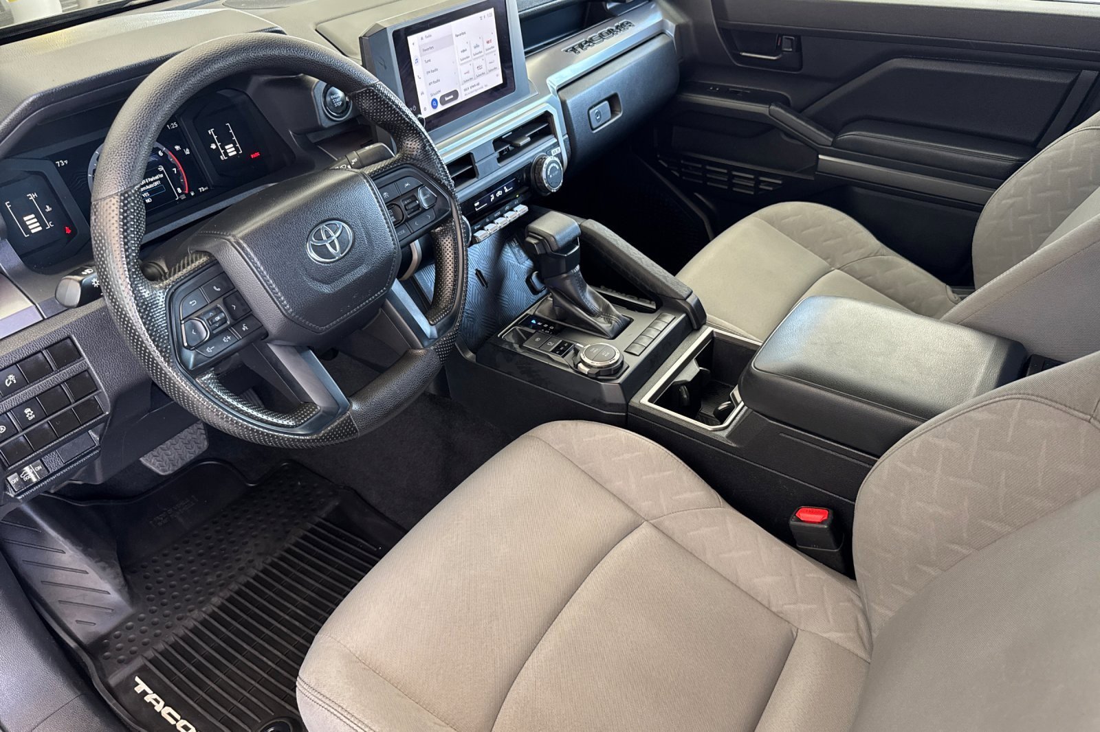 Used 2024 Toyota Tacoma SR5 AWD/4WD image 9