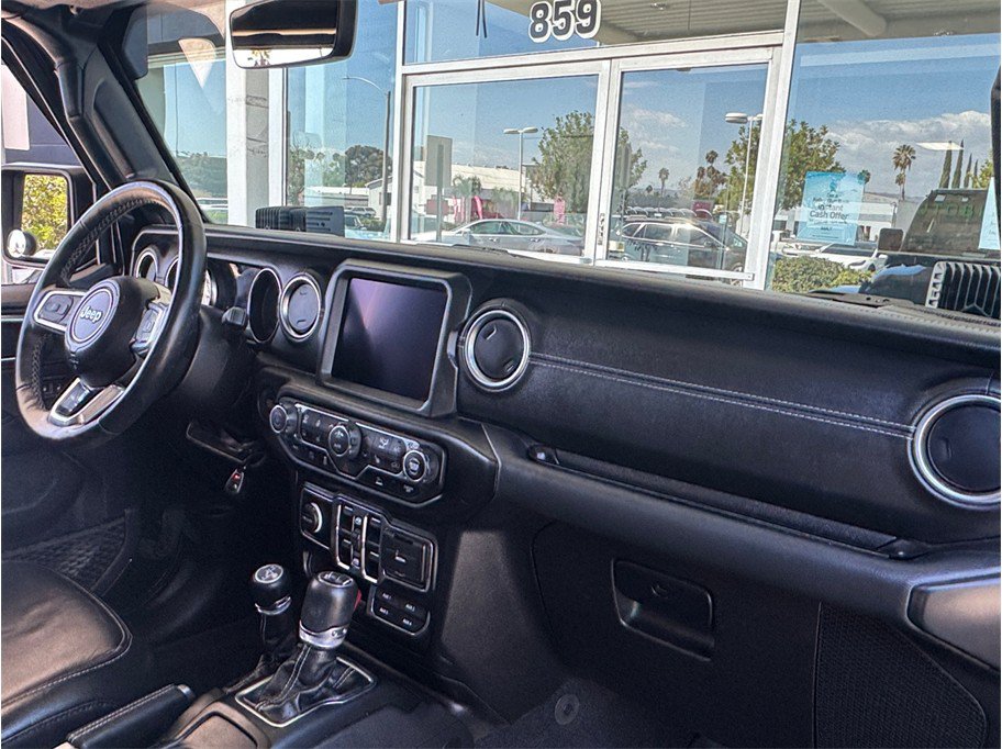 Used 2023 Jeep Wrangler Unlimited Sahara w/ Cold Weather Group AWD/4WD image 21
