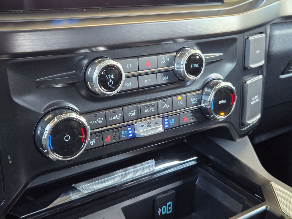 Used 2025 Ford F250 Lariat w/ Chrome Package image 18