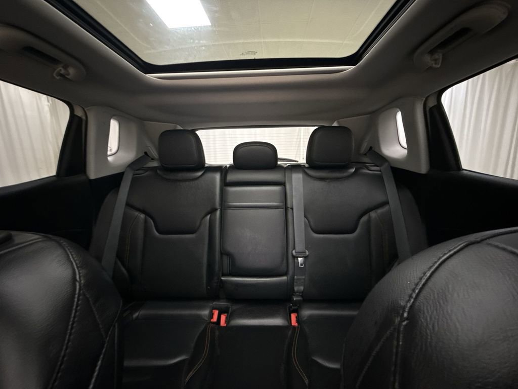 Used 2017 Jeep Compass Limited w/ Navigation Group AWD/4WD image 24