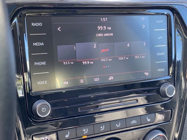 Used 2020 Volkswagen Passat 2.0T R-Line image 18