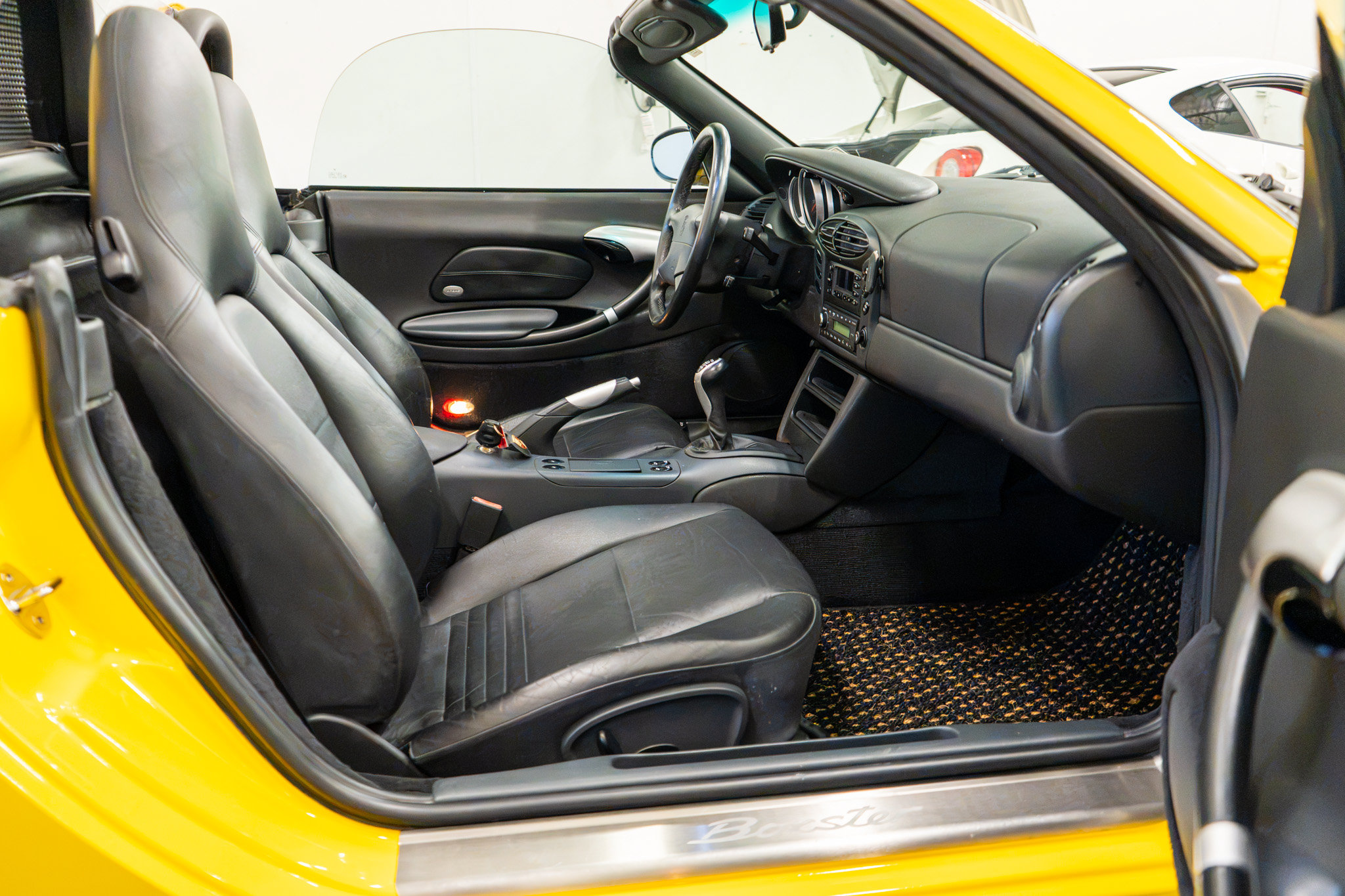 Used 1998 Porsche Boxster RWD image 42