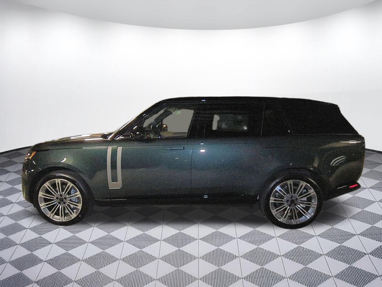 New 2026 Land Rover Range Rover Long Wheelbase SE AWD/4WD image 2