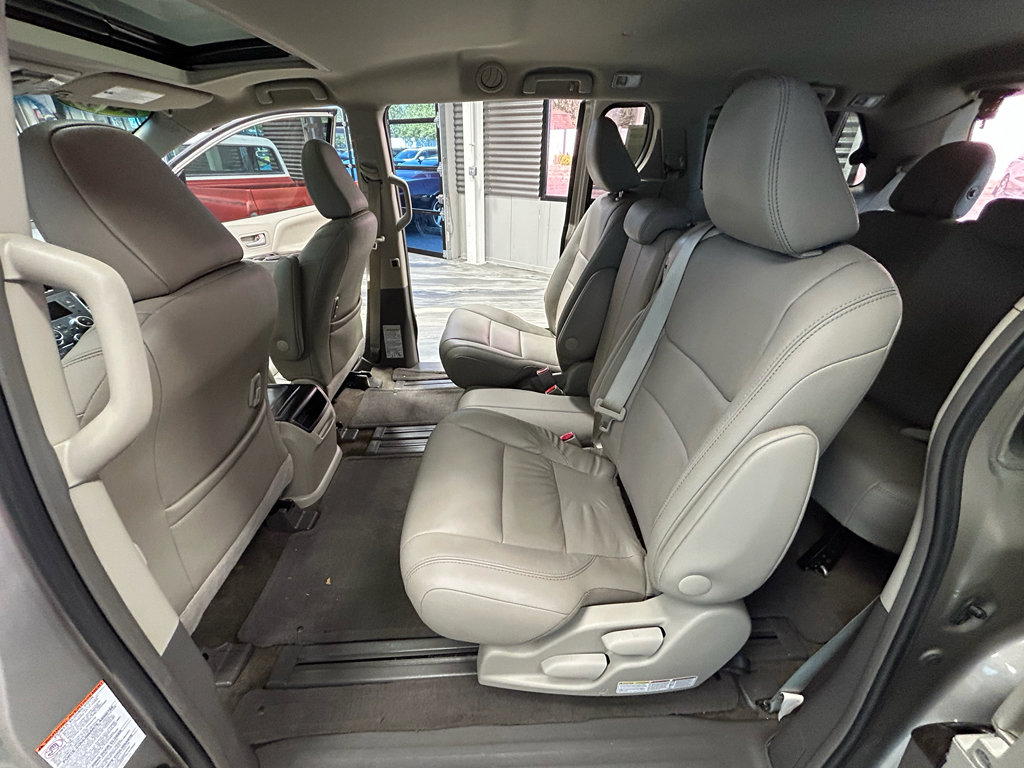 Used 2017 Toyota Sienna XLE w/ XLE Navigation Package FWD image 50