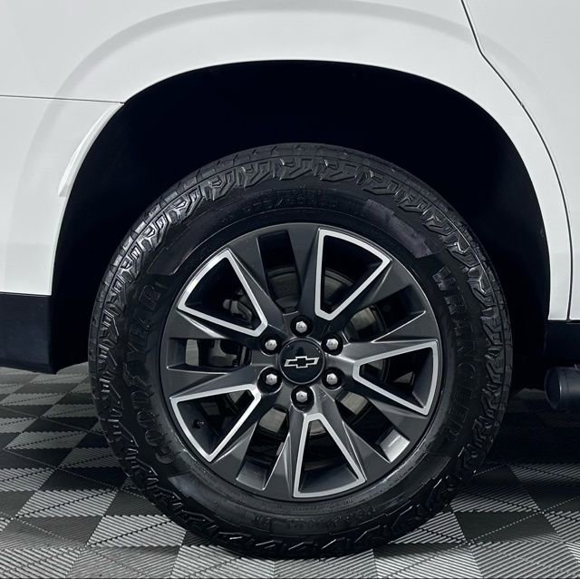 Used 2023 Chevrolet Tahoe Z71 w/ Luxury Package image 11