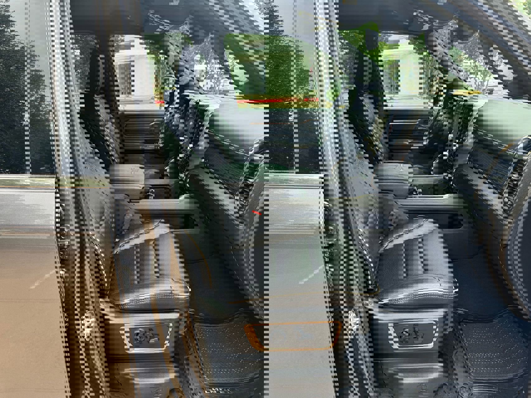 Used 2019 RAM 1500 Limited image 18