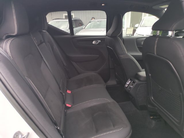 Certified 2023 Volvo XC40 B5 Plus w/ Protection Package Premier AWD/4WD image 28