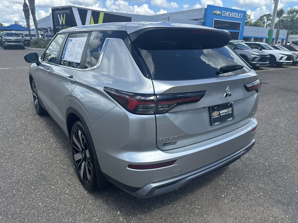 Used 2025 Mitsubishi Outlander SE FWD image 14