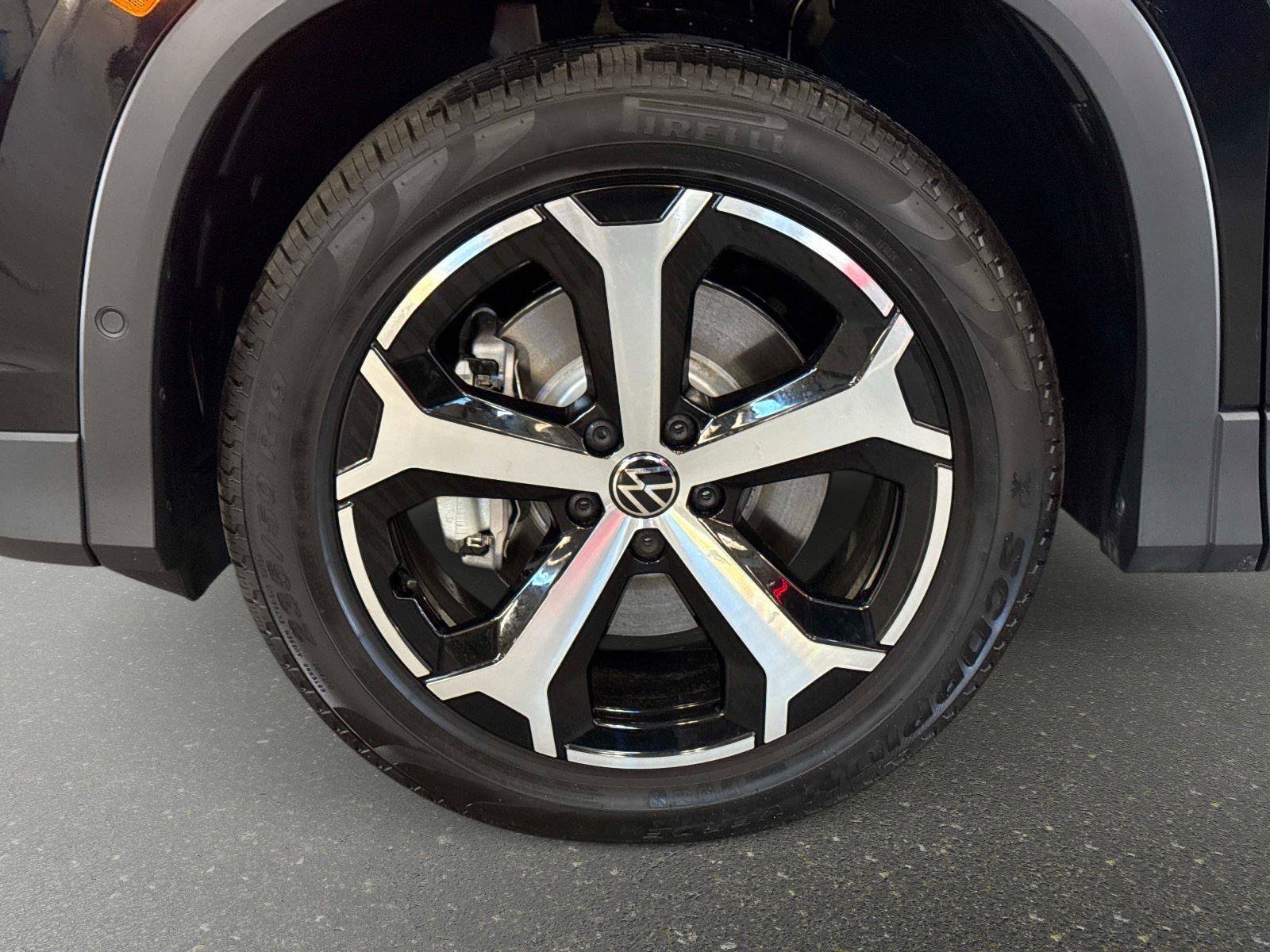 New 2026 Volkswagen Tiguan SE image 9