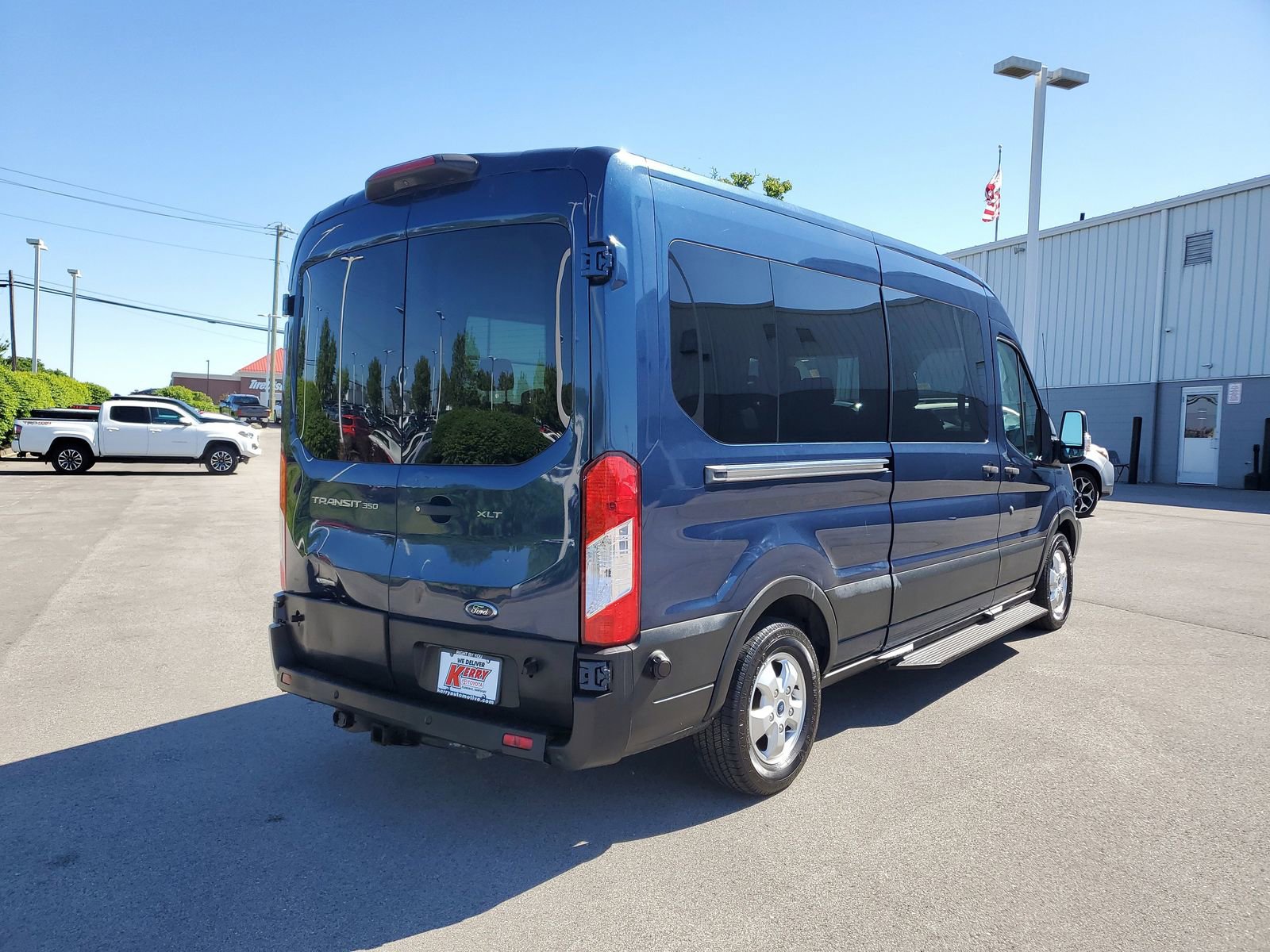 Used 2019 Ford Transit 350 XLT RWD image 4