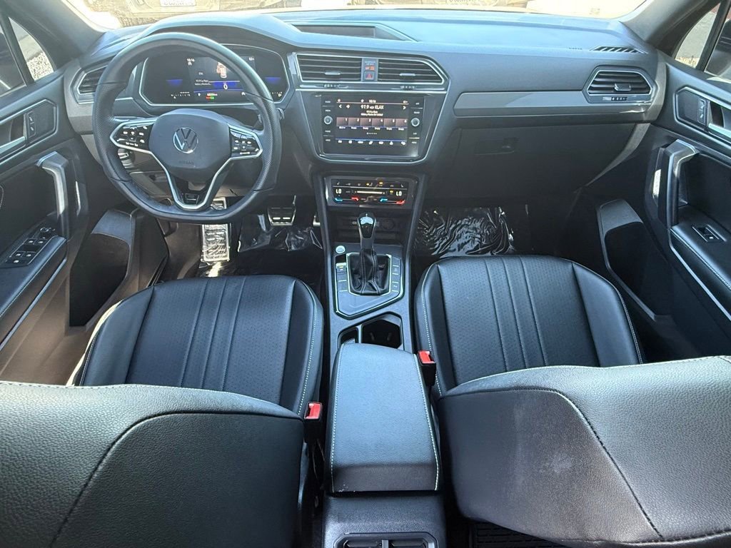 Used 2023 Volkswagen Tiguan SE R-Line image 20