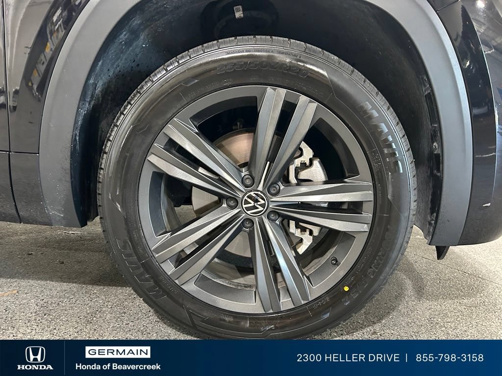Used 2022 Volkswagen Atlas Cross Sport SEL R-Line AWD/4WD image 12
