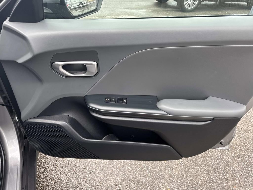 Used 2025 Kia K4 FWD image 13