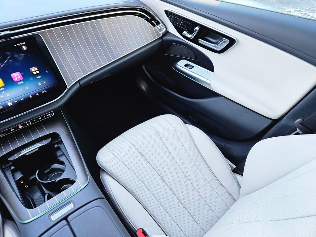 Used 2025 Mercedes-Benz E 350 4MATIC Sedan image 12