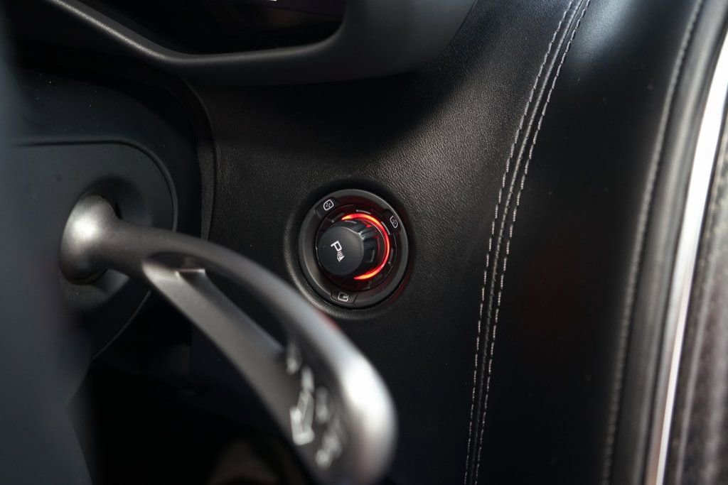 Used 2018 McLaren 570S Spider image 26