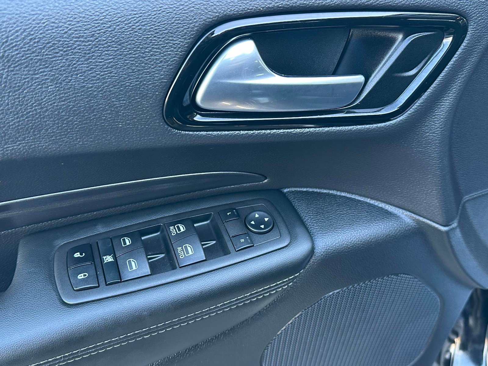 Used 2022 Dodge Durango SXT image 22