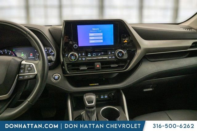 Used 2023 Toyota Highlander XLE image 8