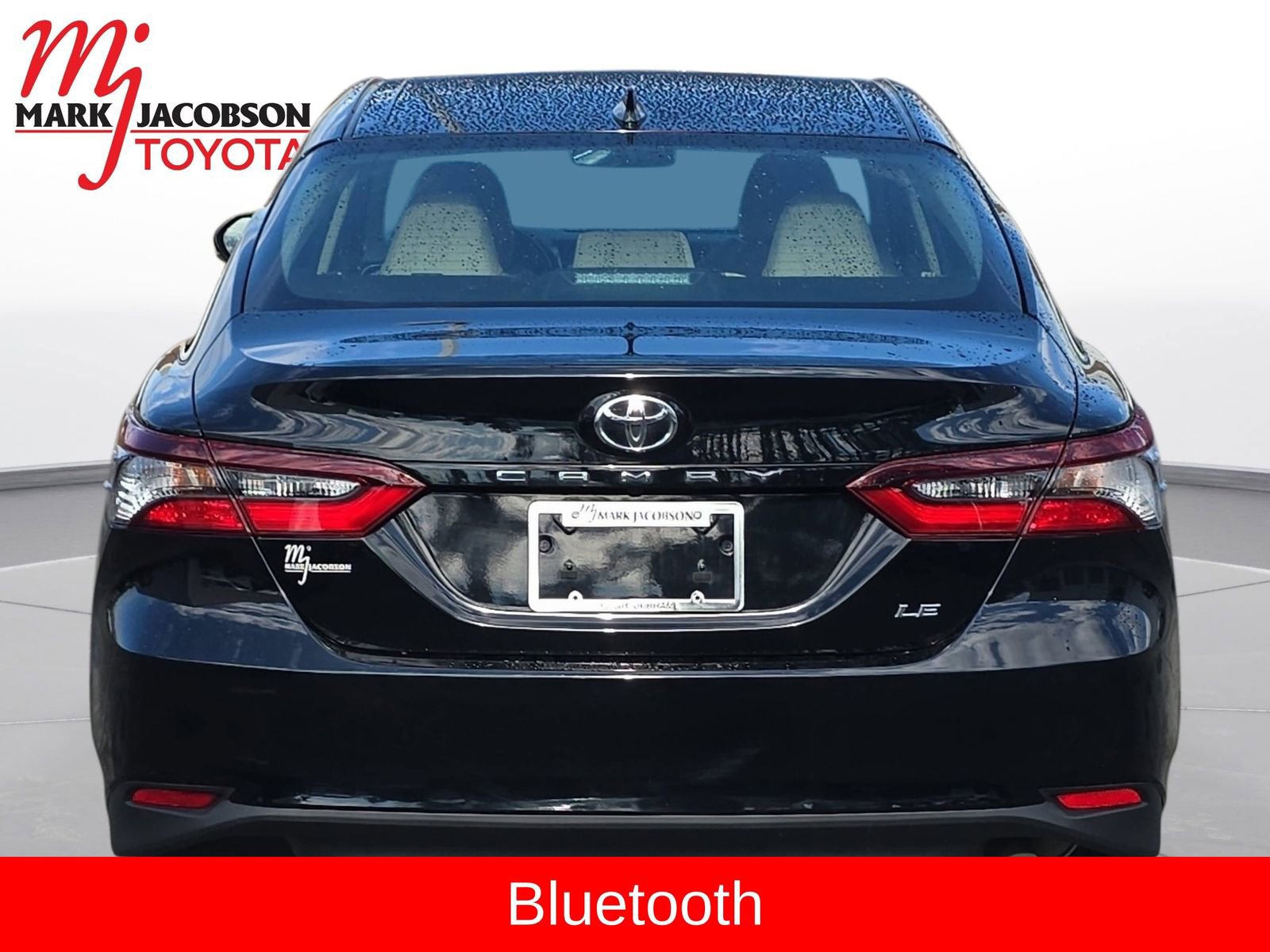 Used 2021 Toyota Camry LE image 10