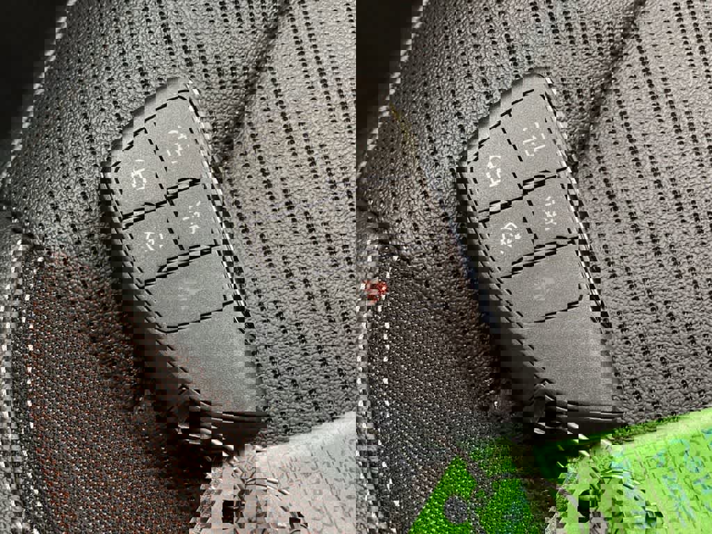 Used 2024 Chevrolet Equinox EV RS image 30