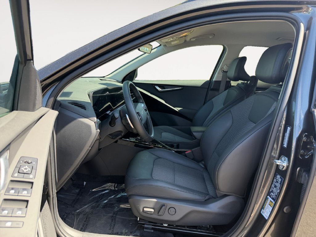 Used 2025 Kia Niro Wind FWD image 7