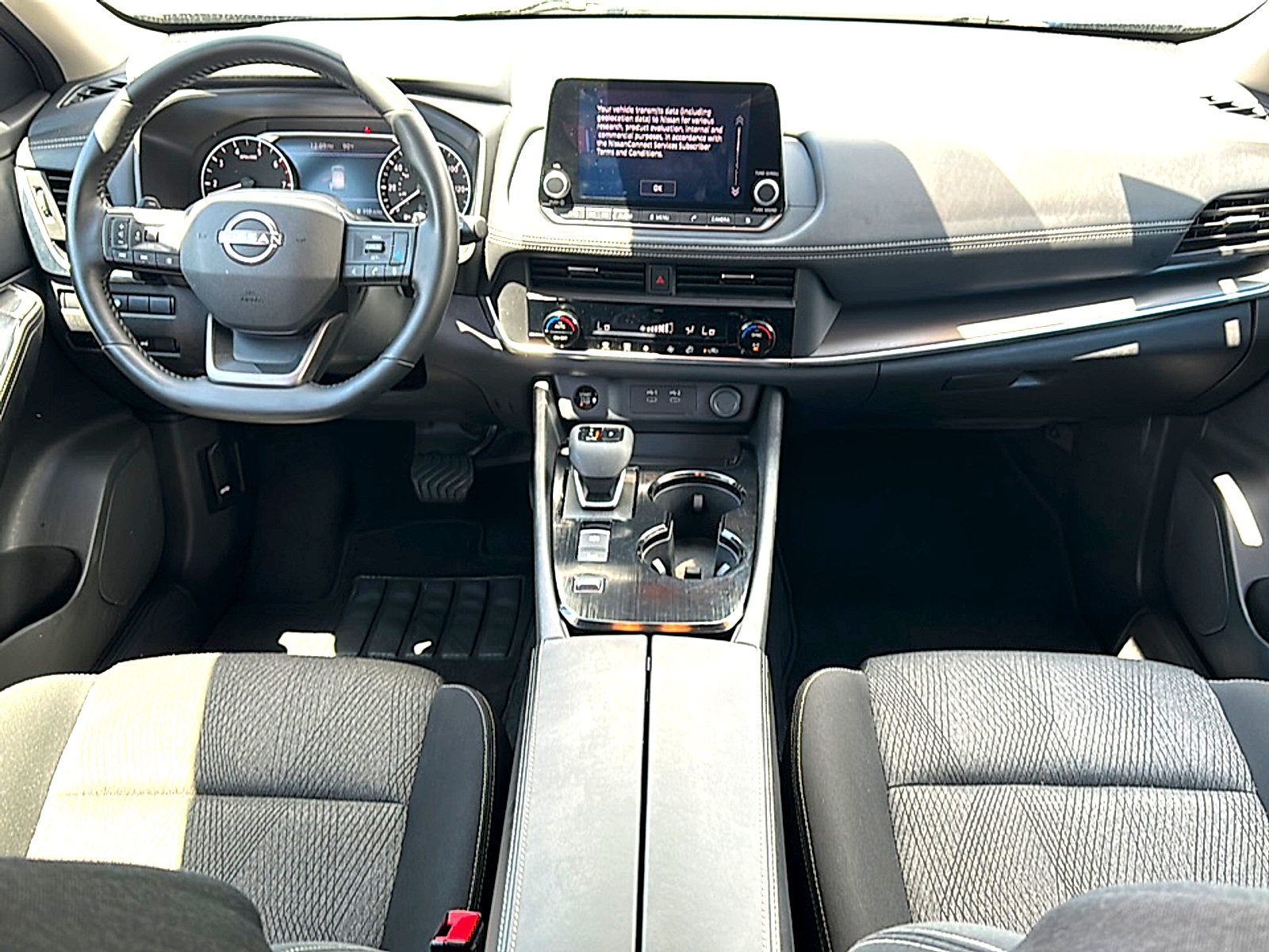 Used 2025 Nissan Rogue SV FWD image 20