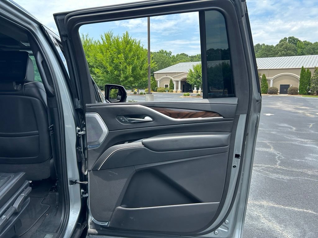Used 2023 Cadillac Escalade ESV Sport Platinum w/ LPO, ONYX Package AWD/4WD image 59
