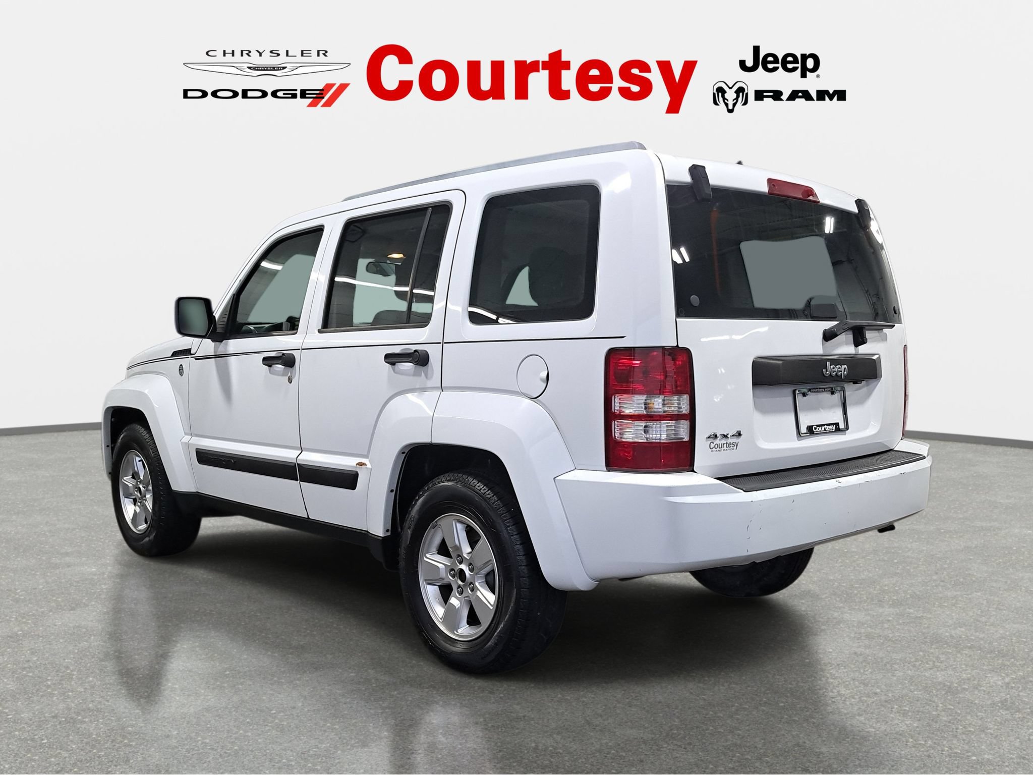 Used 2011 Jeep Liberty Sport AWD/4WD image 5