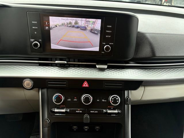 Certified 2023 Kia Carnival LX image 14