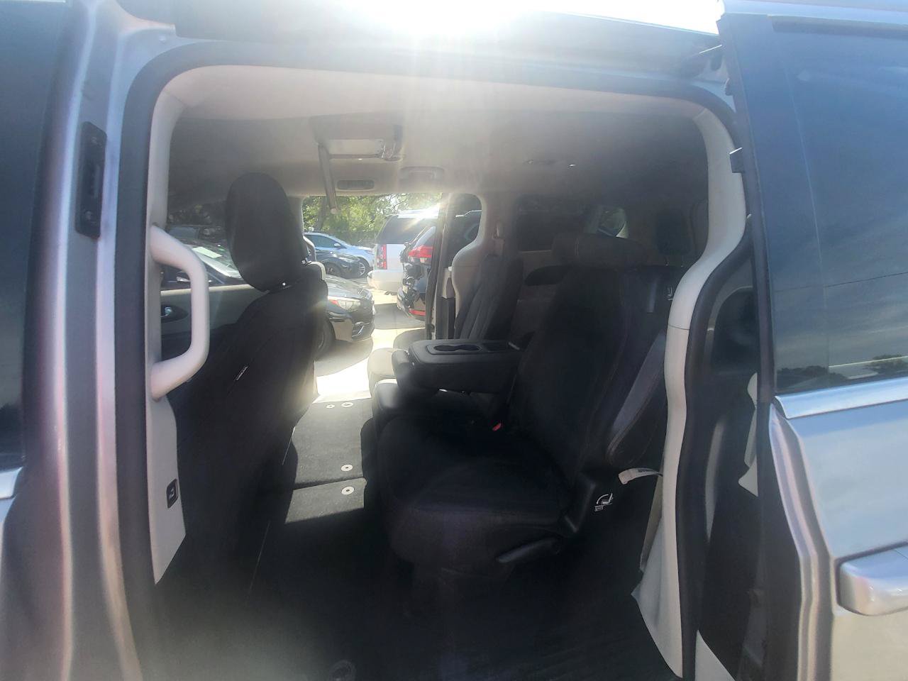Used 2017 Chrysler Pacifica Touring w/ Tire & Wheel Group FWD image 59
