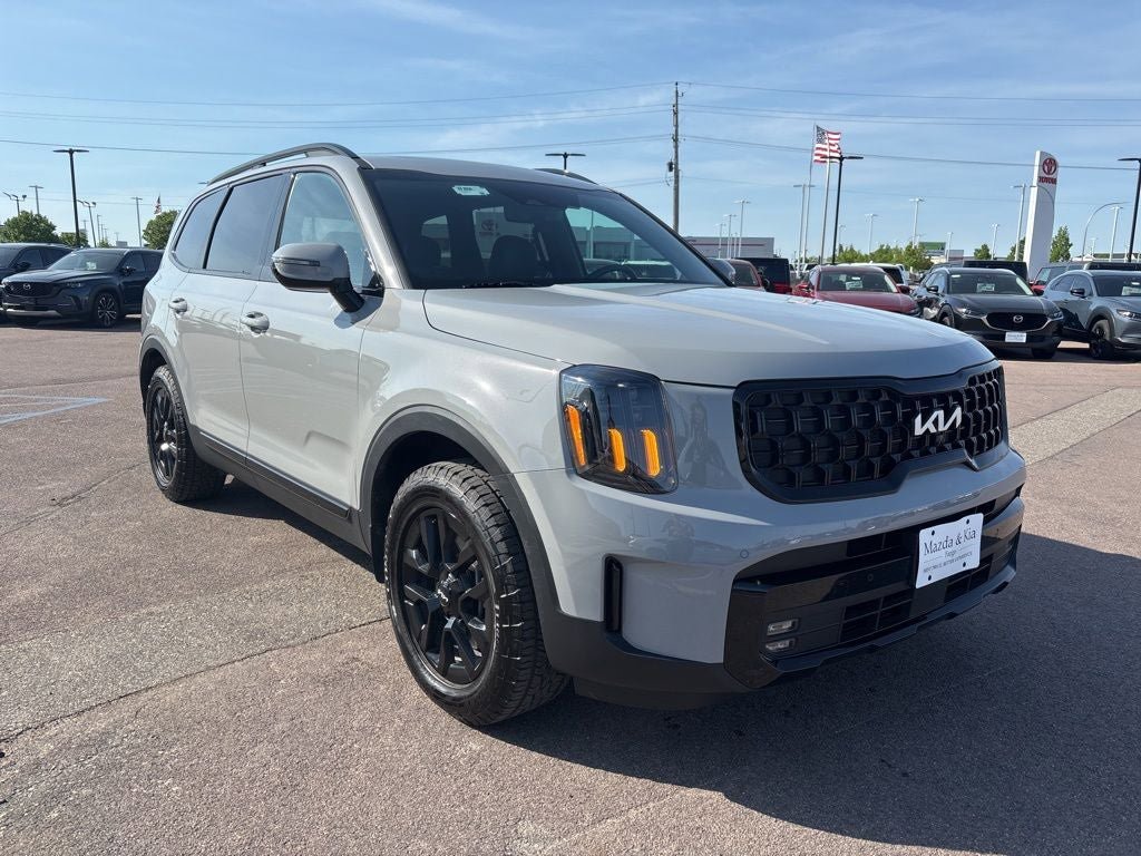 Used 2024 Kia Telluride SX Prestige X-Pro AWD/4WD image 3