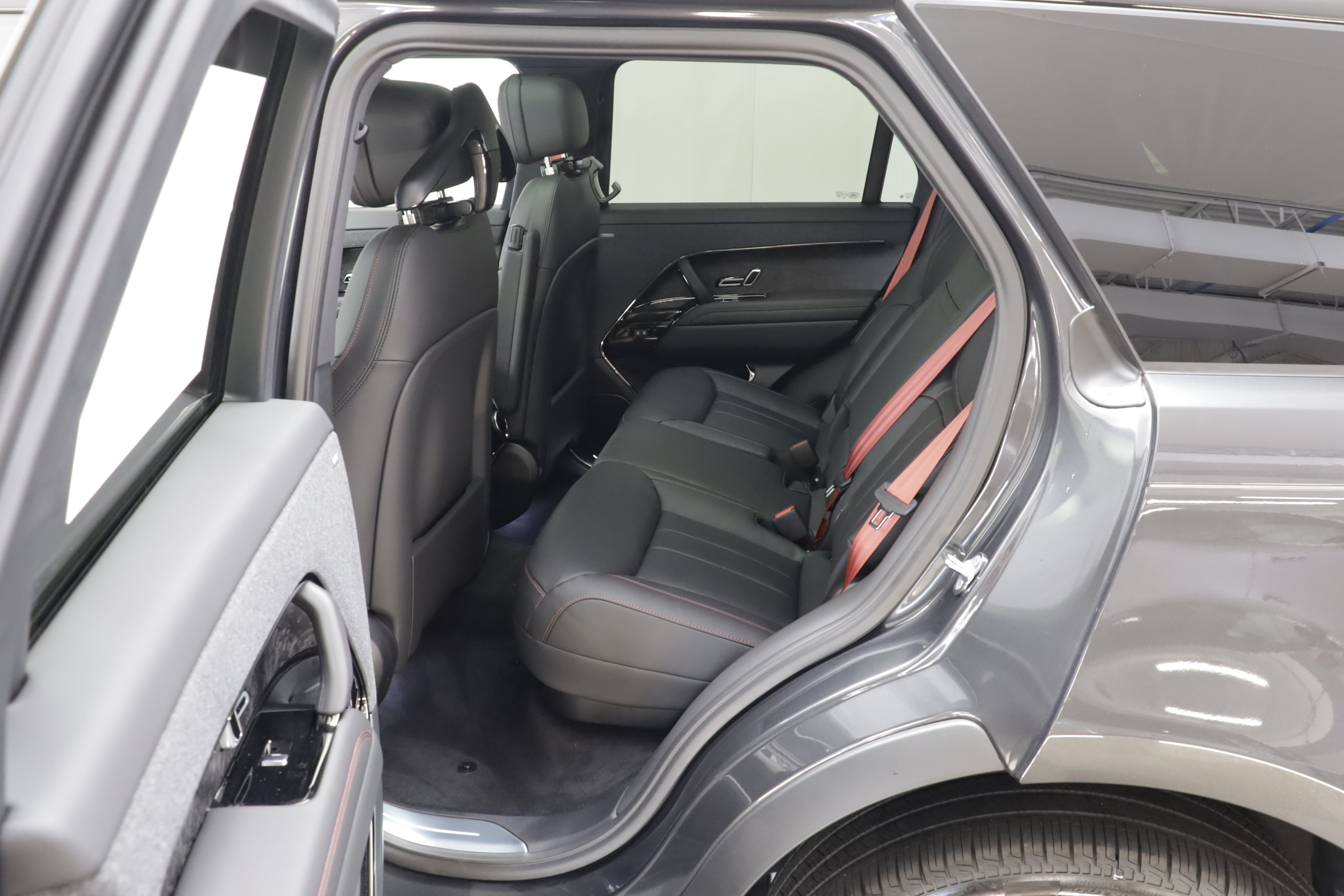 New 2027 Land Rover Range Rover Sport Dynamic SE AWD/4WD image 19