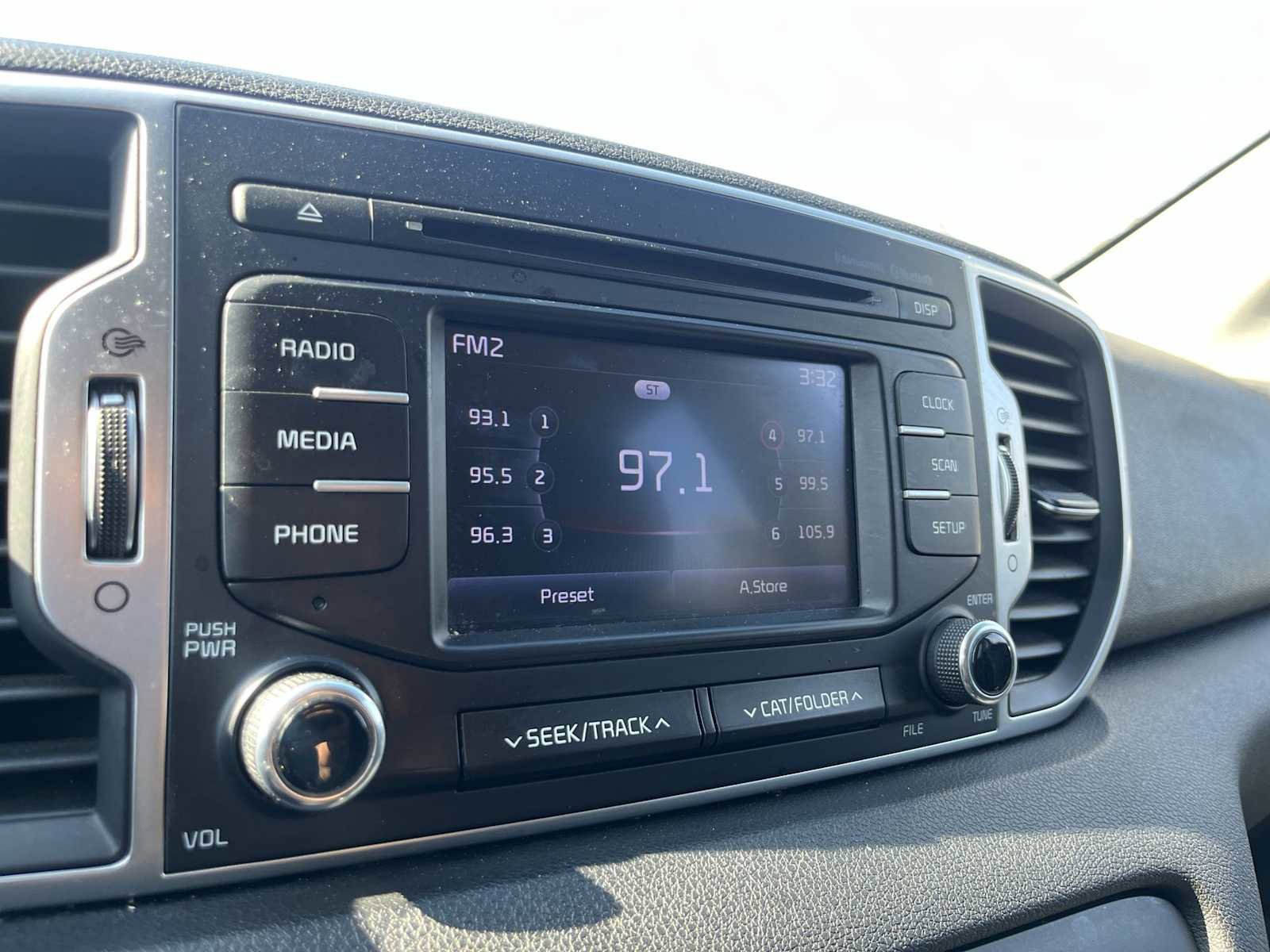 Used 2018 Kia Sportage LX image 28