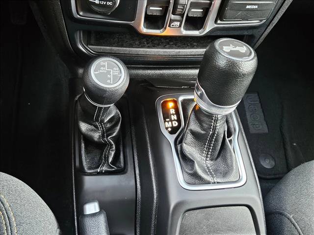 Used 2024 Jeep Wrangler Sahara image 13