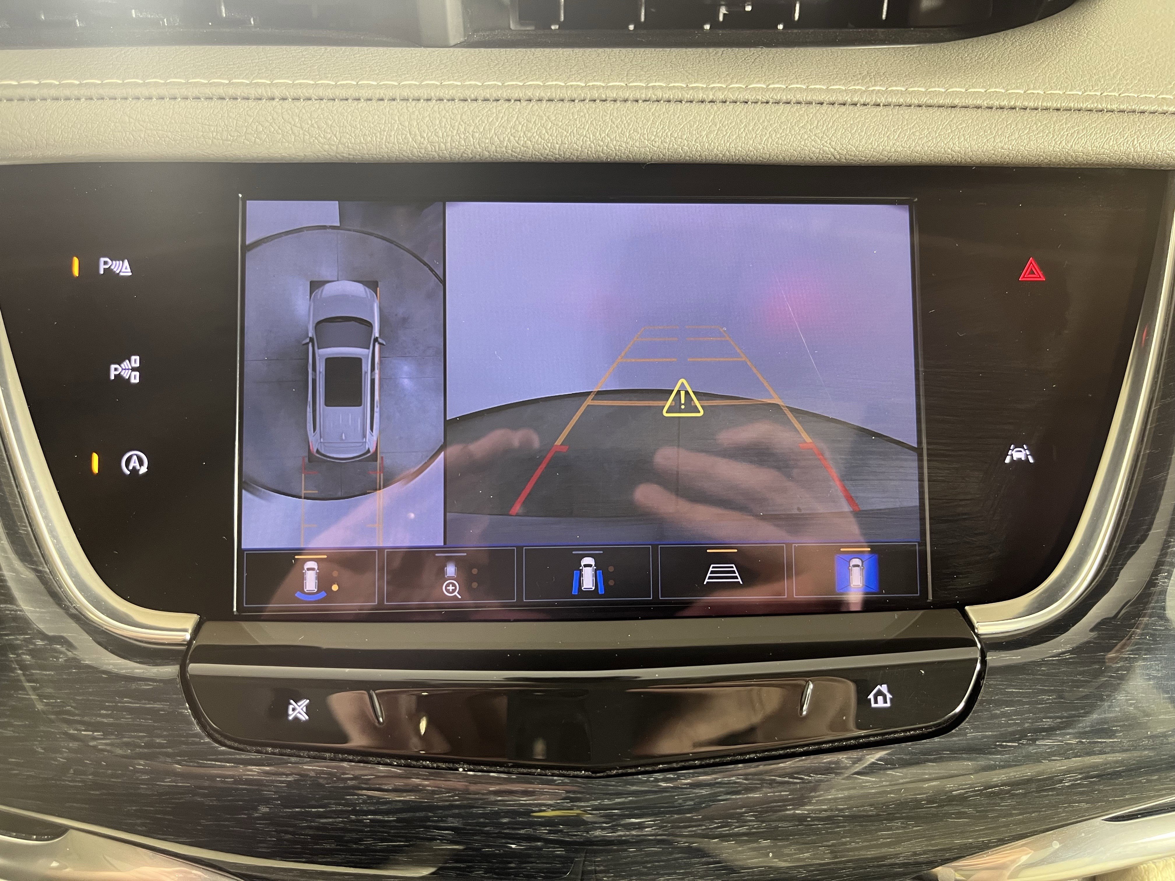 Used 2023 Cadillac XT6 Premium Luxury w/ Technology Package image 32