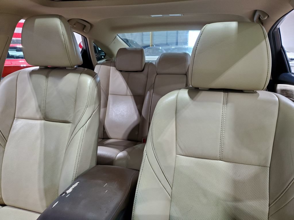 Used 2013 Toyota Avalon Limited w/ Technology Pkg FWD image 37