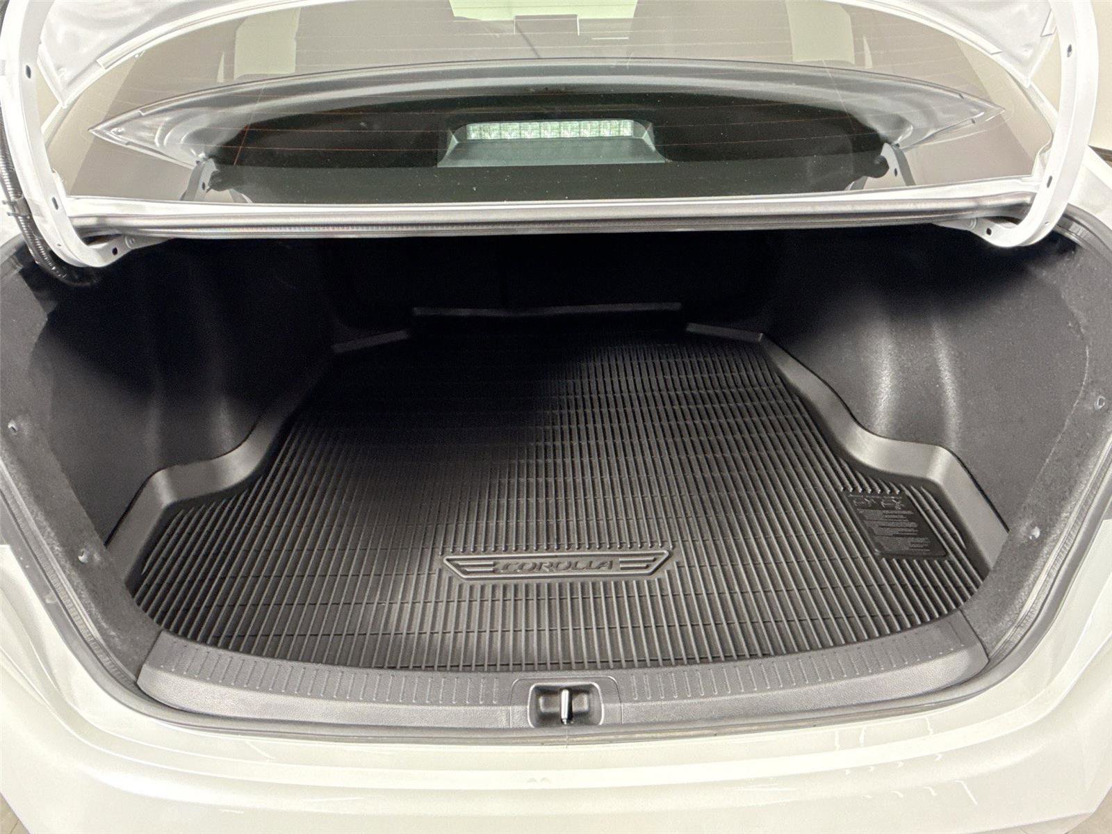 Used 2023 Toyota Corolla LE image 35