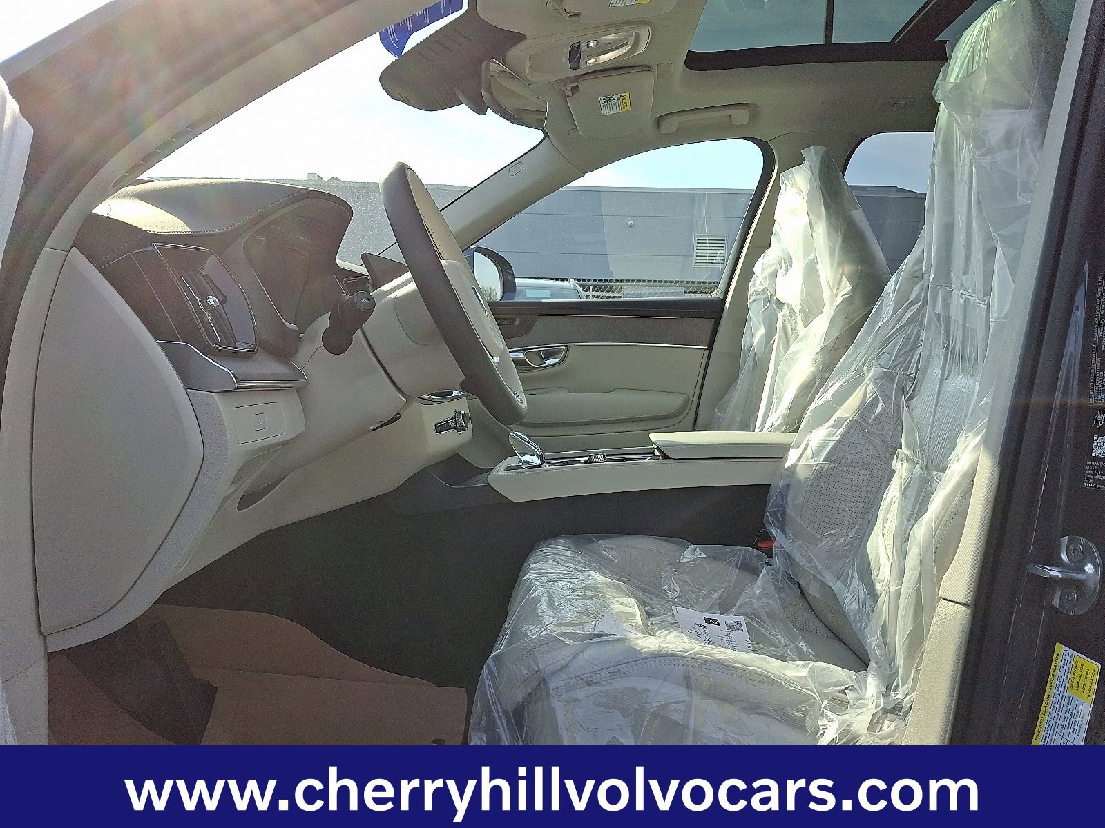 New 2026 Volvo XC90 B6 Ultra w/ Protection Package image 9