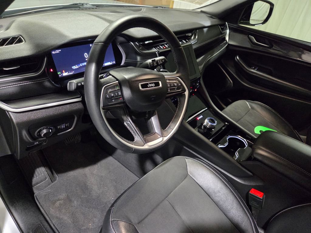 Used 2022 Jeep Grand Cherokee Altitude image 6