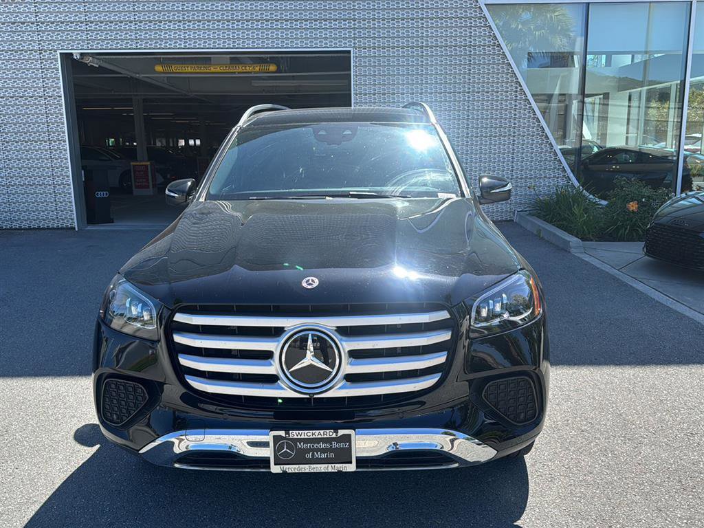 Used 2024 Mercedes-Benz GLS 450 4MATIC image 3