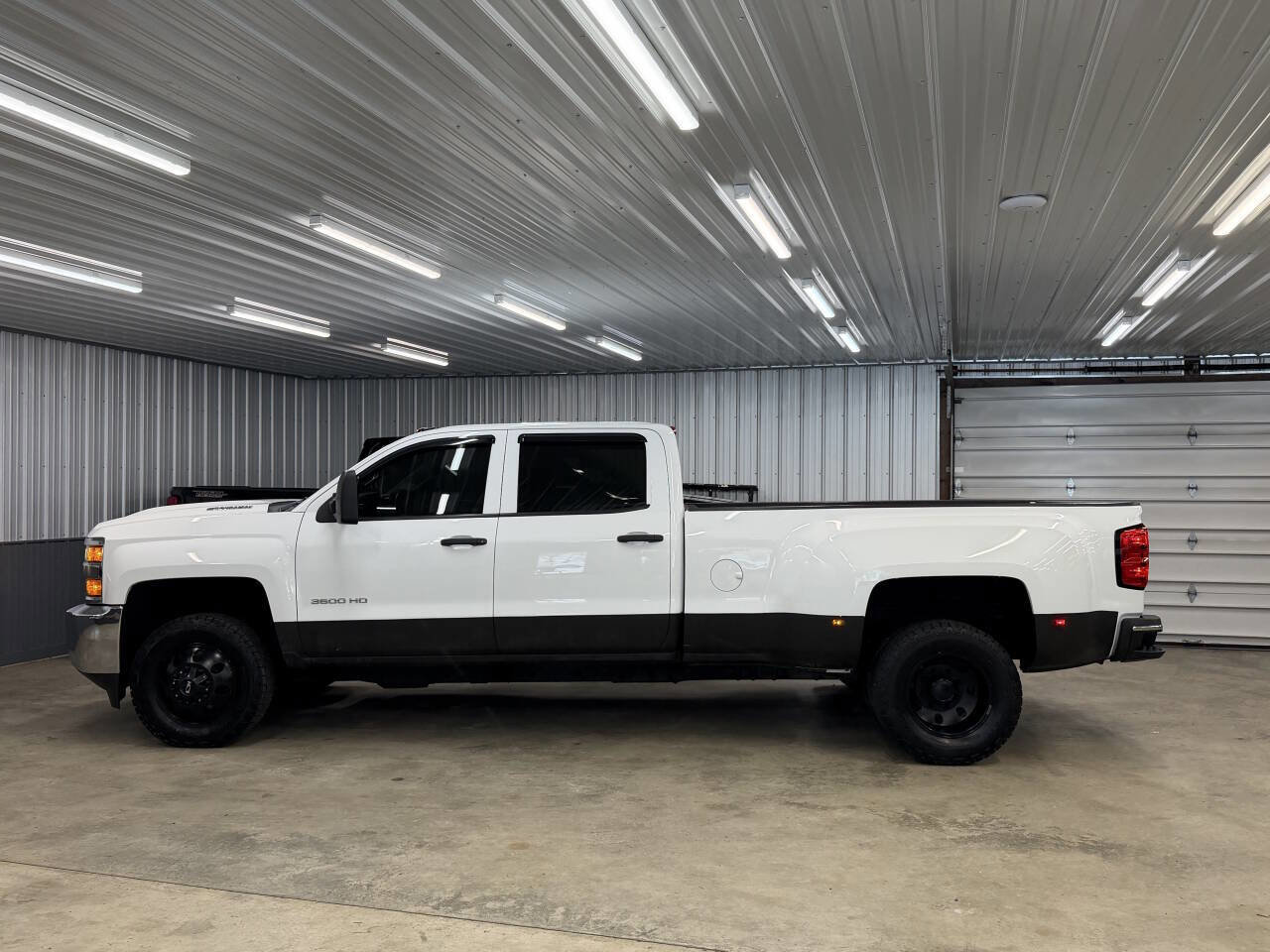 Used 2018 Chevrolet Silverado 3500 W/T image 2