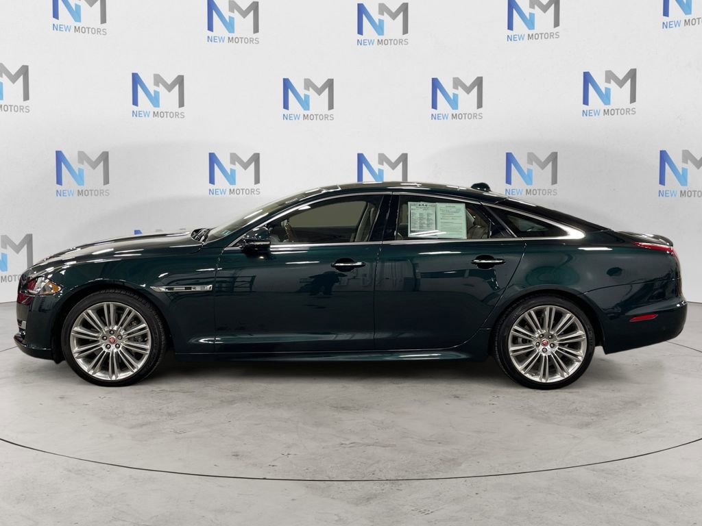 Used 2016 Jaguar XJ R-Sport AWD/4WD image 2