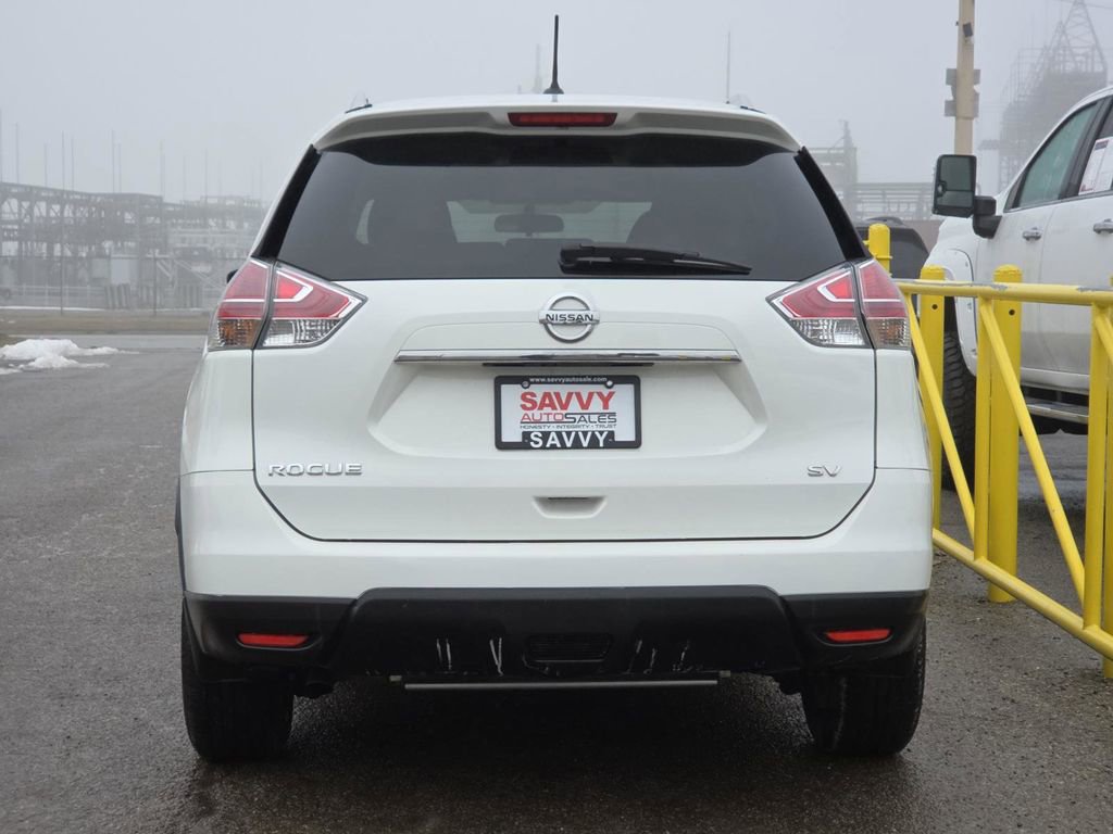 Used 2016 Nissan Rogue SV image 12