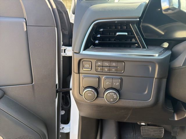 New 2026 Chevrolet Suburban LS image 20