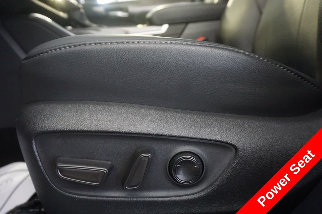 Used 2025 Toyota Highlander Limited AWD/4WD image 8