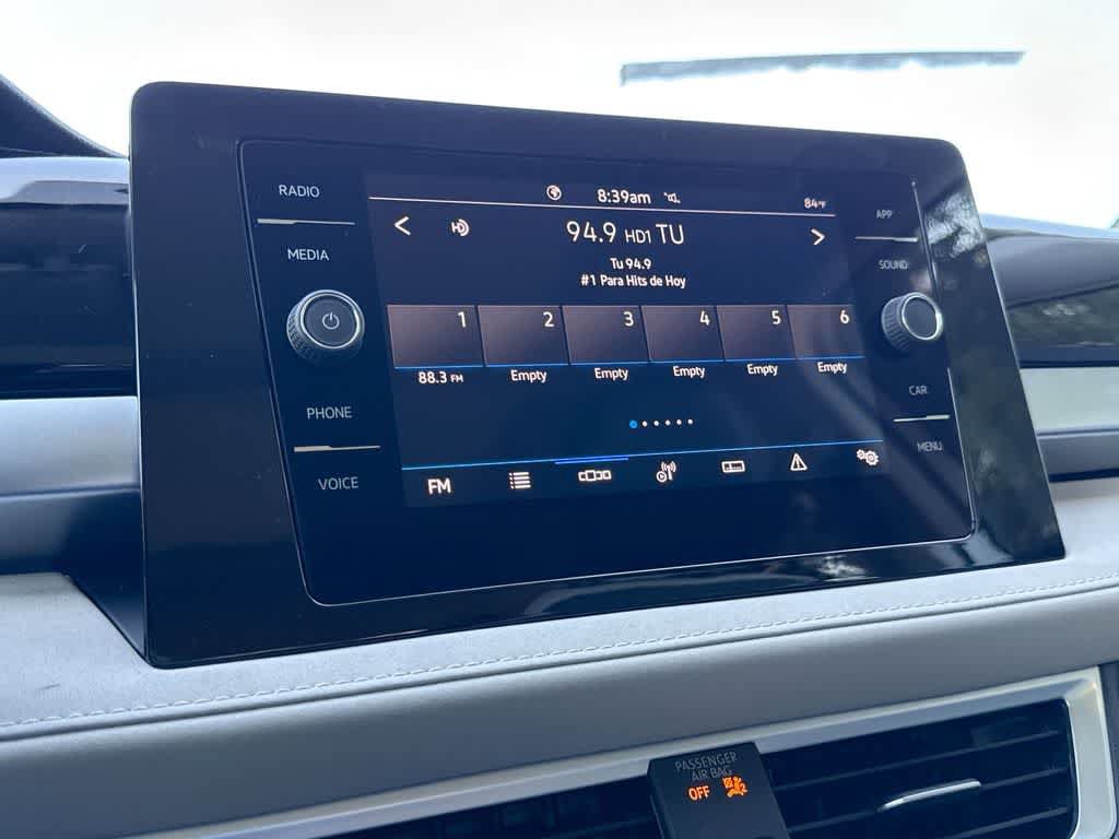 New 2026 Volkswagen Taos SE FWD image 17