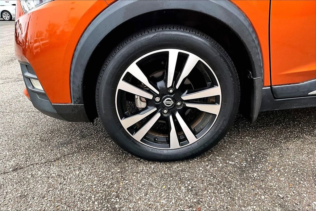 Used 2020 Nissan Kicks SR image 4