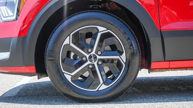 Certified 2025 Kia Niro EX FWD image 12