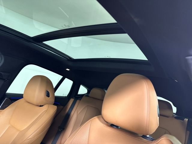 Used 2023 BMW X4 xDrive30i image 12